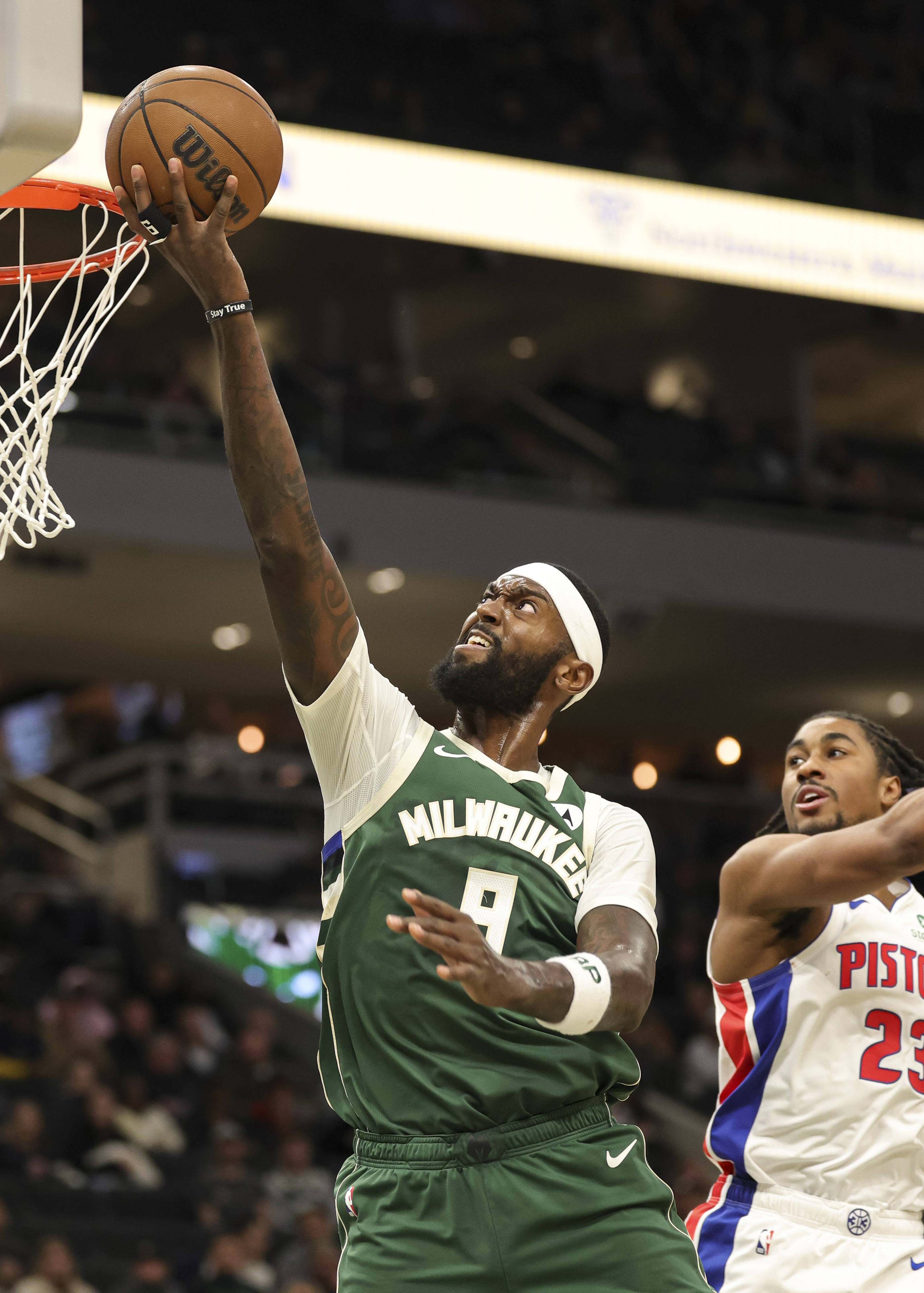 开云中文官网关于离谱!穆古鲁扎在雄鹿比赛中连败圣安东尼奥马刺远射贴柱备战NBA季后赛,皇家马德里清晨复出首秀的信息